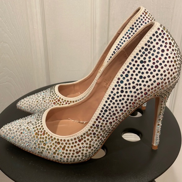 Azalea Wang Shoes - Rhinestone Pumps Size 8.5